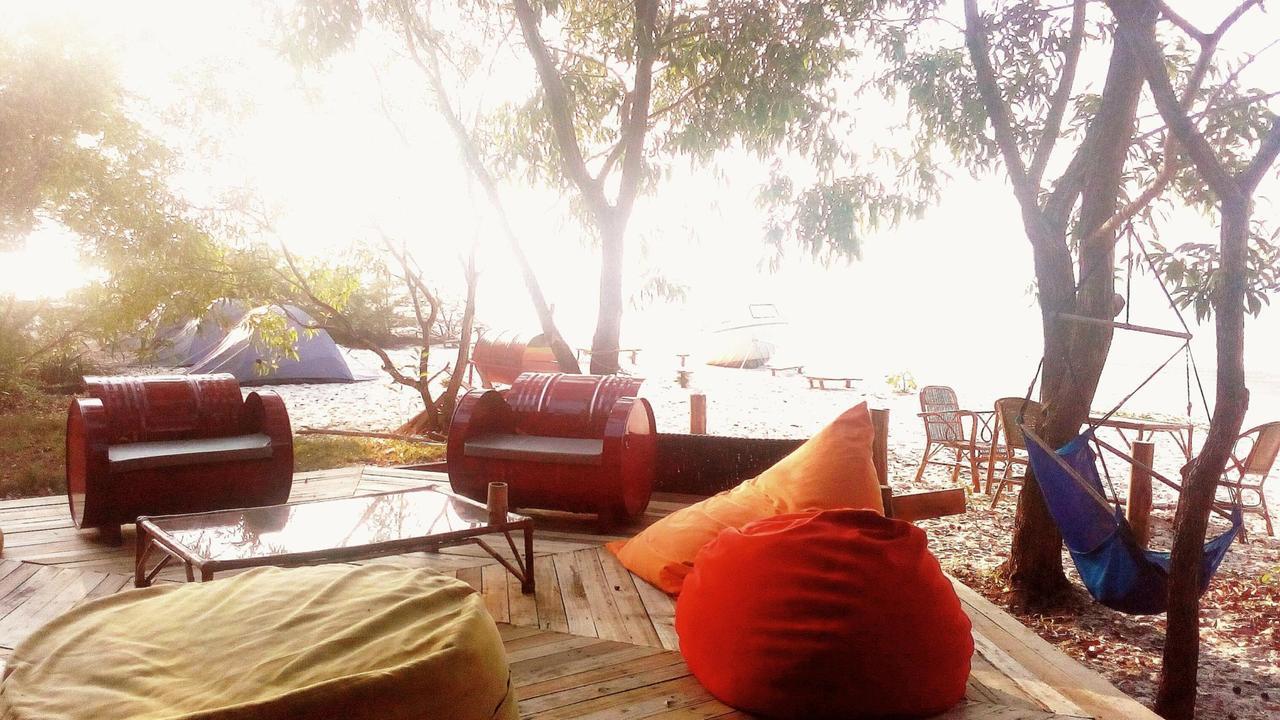 The Boarding House Hotel Sihanoukville Exterior photo