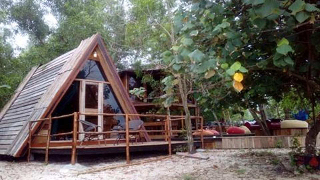 The Boarding House Hotel Sihanoukville Exterior photo