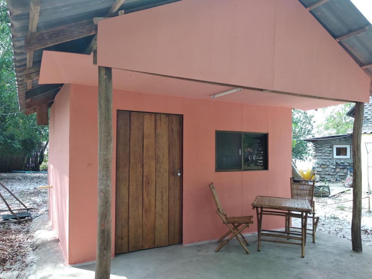 The Boarding House Hotel Sihanoukville Exterior photo
