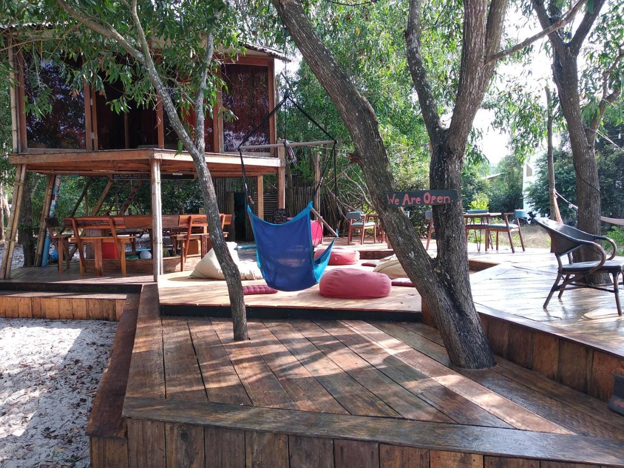 The Boarding House Hotel Sihanoukville Exterior photo